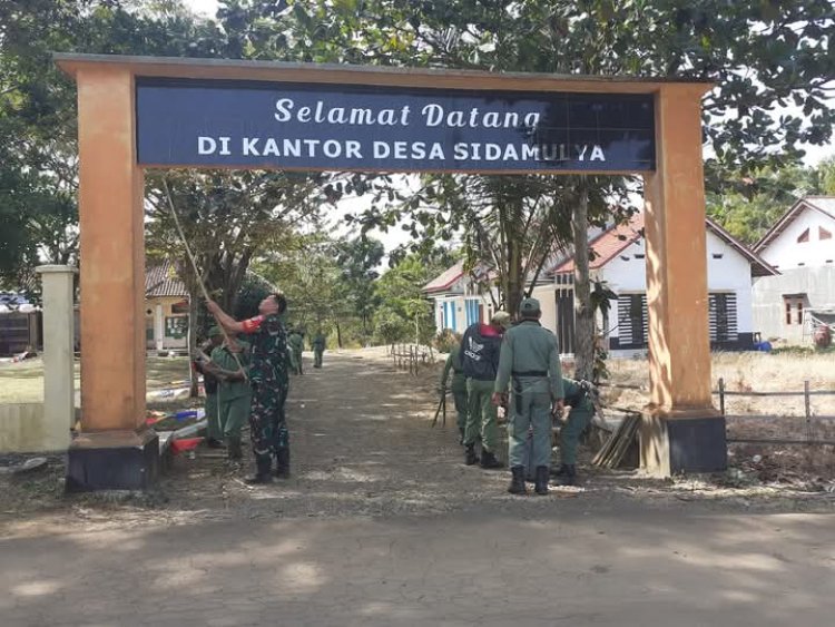 Babinsa Koramil 2215/Ciemas Laksanakan Kegiatan Bakti Pemeliharaan dan Pembersihan Lingkungan