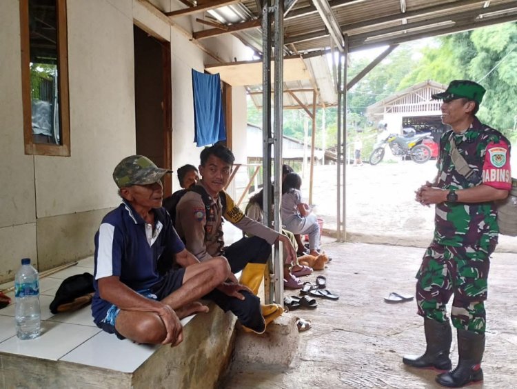 Babinsa Koramil 2208/Nyalindung Laksanakan Komsos Bersama Warga