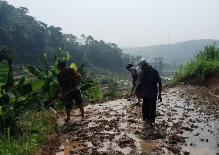 Babinsa Koramil 2204/Cikidang, Laksanakan Bimbingan Ketahanan Wilayah