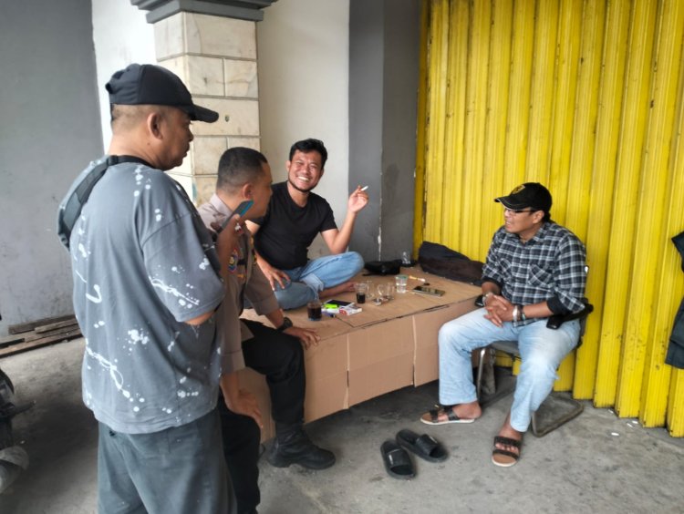 Bhabinkamtibmas Kel. Sindang sari  Gelar Tatap Muka Dengan Warga