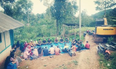 Syukuran Panen Padi di Kampung Cipetir, Babinsa Koramil 2204/Cikidang Hadir Bersama Warga