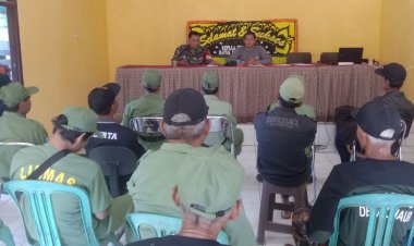 Koramil 2202/Palabuhan Ratu Gelar Pembinaan Wawasan Kebangsaan bagi Satlinmas Desa Cihaur