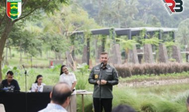 Bupati Dendi Ramadhona Hadiri Peresmian dan Serah Terima Jalan Pantai Mutun dari The Hurun