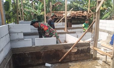 BABINSA KORAMIL 2206/PARAKANSALAK LAKSANAKAN BHAKTI PERBAIKAN RUTILAHU DI DESA BOJONGASIH