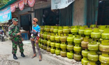 Babinsa Koramil 2202/Palabuhanratu Laksanakan Pemantauan Pangkalan Gas LPG 3 Kg