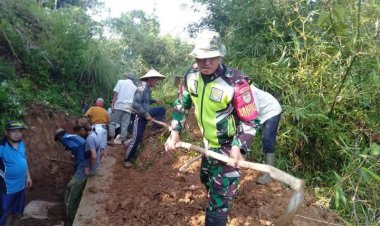 Babinsa Koramil 2214/Surade, Karya Bakti di Desa Sukamukti