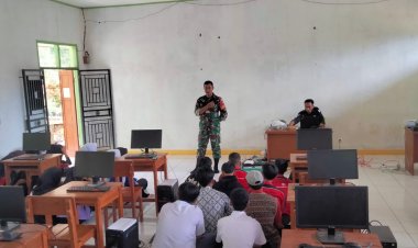 Babinsa Koramil 2207/Jampang Tengah Melaksanakan Wasbang di SMK Nasional Al'Ulum Desa Cicukang