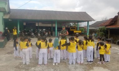 Koramil 2205/Kalapanunggal Terima Kunjungan Guru dan Murid TK Jasmine Desa Kadununggal