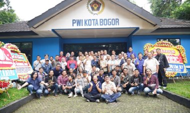 Kompak! Pimpinan dan Anggota DPRD Kota Bogor Rayakan HPN 2025 dan HUT ke-79 PWI