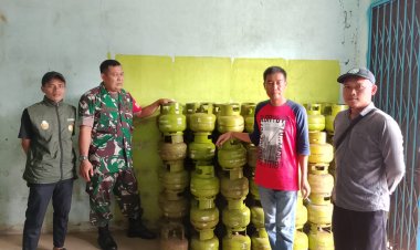 BABINSA KORAMIL 2213/JAMPANGKULON MELAKSANAKAN PENGECEKAN PENJUALAN LPG 3 KG