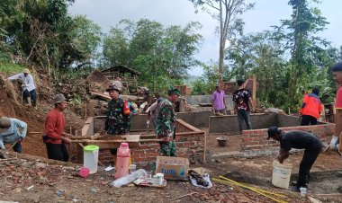 Koramil 2209/Lengkong Gelar Karya Bakti Pembangunan Rutilahu di Desa Lengkong