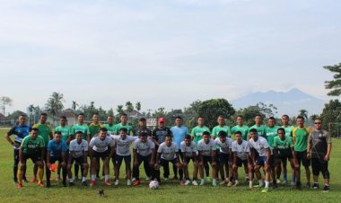 GIAT OLAHRAGA BERSAMA DENPOM DIVIF 1 KOSTRAD DAN SATPOL PP KABUPATEN BOGOR