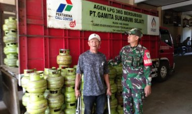 Pengecekan Ketersediaan Gas Elpiji 3 Kg di Desa Margaluyu oleh Babinsa Koramil 2211/Sagaranten