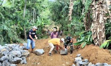 Babinsa Koramil 2210/Pabuaran Gelar Karya Bhakti Bersama Warga