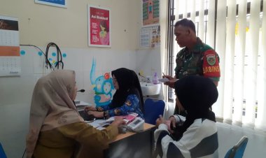 Koramil 2202/Palabuhanratu Dampingi Pelayanan KIA di Puskesmas Desa Citarik