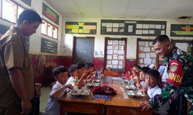 Babinsa Koramil 2214/Surade Dampingi Program Makan Bergizi di Kecamatan Surade