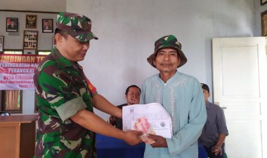 Babinsa Koramil 2213/Jampangkulon Laksanakan Pendampingan Penyaluran BLT DD