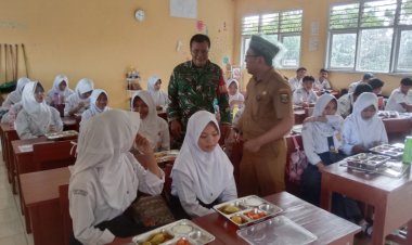 Babinsa Koramil 2214/Surade Laksanakan Pendampingan Program Makan Bergizi