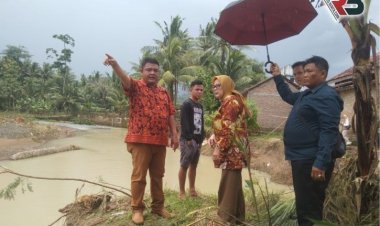 Anggota DPRD Gerindra Lampung Tinjau Banjir di Marga Punduh, Salurkan Bantuan untuk 134 KK