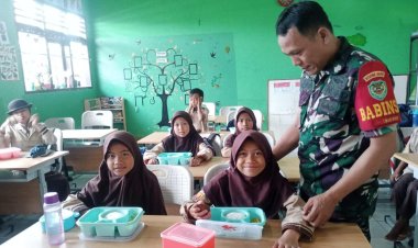 Dukung Program Makan Bergizi, Babinsa Koramil 06-05/Bogor Utara Laksanakan Monitoring Pendistribusian Makan Siang