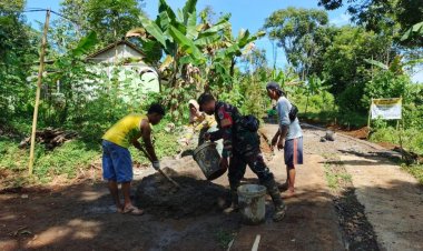 BABINSA KORAMIL 2207/JAMPANG TENGAH LAKSANAKAN BHAKTI SOSIAL PERBAIKAN JALAN DESA