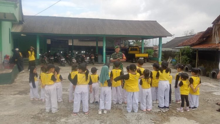 Koramil 2205/Kalapanunggal Terima Kunjungan Guru dan Murid TK Jasmine Desa Kadununggal