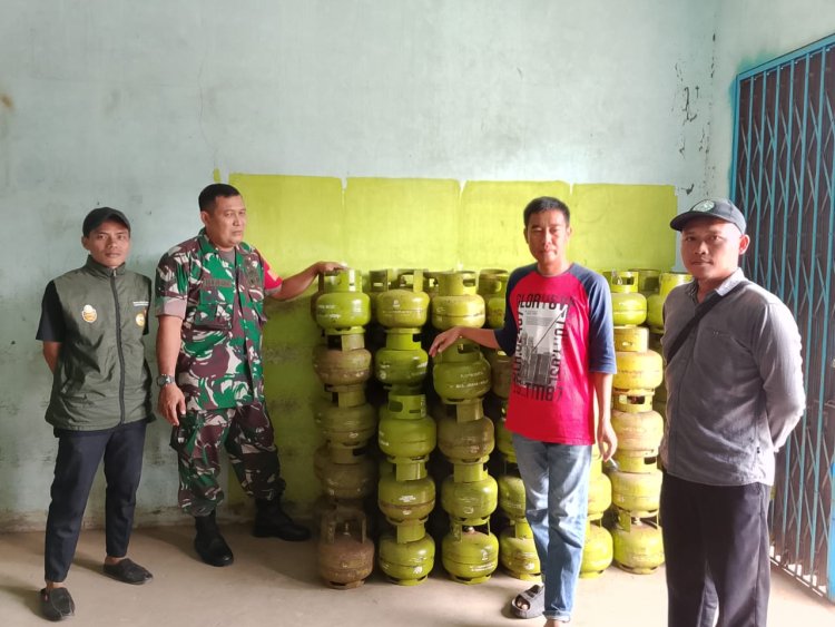 BABINSA KORAMIL 2213/JAMPANGKULON MELAKSANAKAN PENGECEKAN PENJUALAN LPG 3 KG