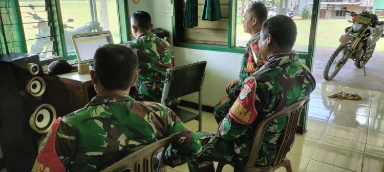 Anggota Koramil 2210/Pabuaran Ikuti Zoom Meeting di Kantor Koramil