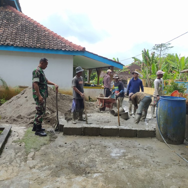 Babinsa Koramil 2213/Jampang Kulon Gelar Kegiatan Bhakti Bersama Masyarakat