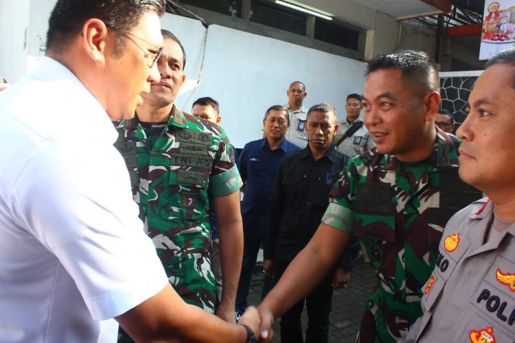 Dandim 0606/Kota Bogor Dampingi Wakil Menteri Pertanian dalam Operasi Pasar Pangan Murah