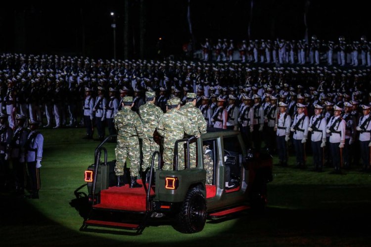 Dedie dan Jenal Hadiri Parade Senja Bersama Tiga Presiden RI di Akmil Magelang