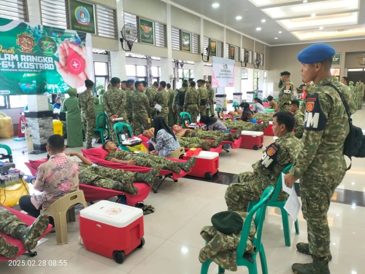 Dalam rangka HUT ke 64 Kostrad jajaran Divif 1 Kostrad melaksanakan kegiatan Baksos kemanusiaan Donor Darah