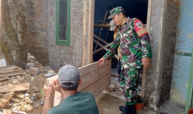 Babinsa Koramil 2213/Jampang Kulon Gelar Kegiatan Bhakti Bersama Warga