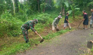 Babinsa Koramil 2211/Sagaranten Gelar Bakti Sosial Bersama Warga