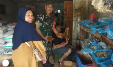 Babinsa Koramil 2204/Cikidang Lakukan Pemantauan Harga Sembako di Desa Pangkalan