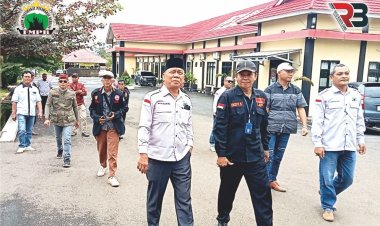 FMPB Bersama Puluhan LSM/Ormas Laporkan ASDP dan KPU Pesawaran ke Polres