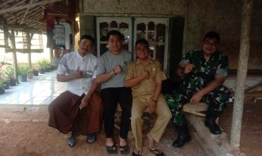 Babinsa Koramil 2204/Cikidang Laksanakan Komsos dengan Tokoh Masyarakat Desa Tamansari