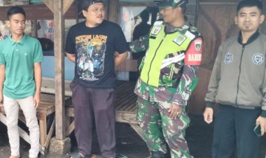 Babinsa Koramil 2212/Tegalbuleud Laksanakan Komsos dengan Tokoh Masyarakat untuk Jaga Keamanan Lingkungan