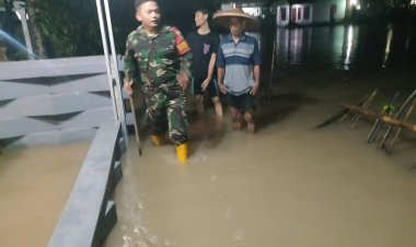 Babinsa Koramil 2201/Cisolok: Banjir di Cisolok Sukabumi, 7 Rumah Terendam
