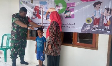 Babinsa Koramil 2204/Cikidang Peduli Kesehatan Gizi Balita, Dampingi Kegiatan Posyandu