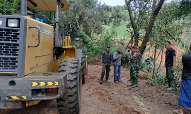 DANRAMIL 2209/LENGKONG KAPTEN INF YEFRI S PIMPIN PENCARIAN KORBAN LONGSOR