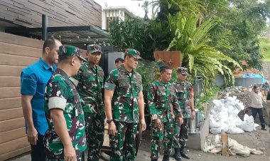 Danrem 061/SK pastikan pekerjaan rangkaian jembatan yang terputus akan selesai secepatnya sehingga aktifitas warga  kembali normal paska bencana banjir di wilayah Cisarua Puncak Bogor