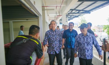 Sidak Revitalisasi Pasar Sukasari, Dedie Rachim Ultimatum Pengembang