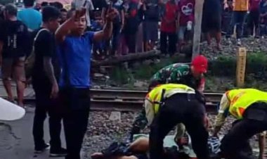 Seorang Wanita Tertabrak Kereta Api di Pintu Perlintasan Pasar Anyar