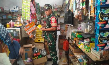 Babinsa Koramil 2206/Parakansalak Lakukan Pengecekan Harga Sembako di Desa Lebaksari