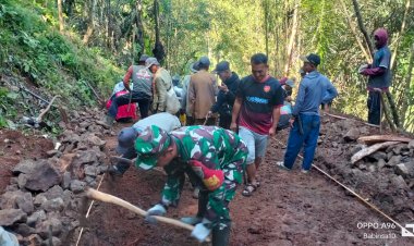 BABINSA KORAMIL 2210/PABUARAN GELAR KARYA BHAKTI BERSAMA WARGA