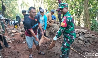 BABINSA KORAMIL 2210/PABUARAN GELAR KARYA BHAKTI BERSAMA WARGA