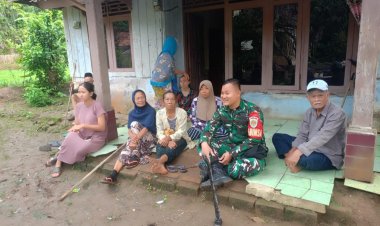 Babinsa Koramil 2211/Sagaranten Laksanakan Komsos dengan Warga Desa Padasenang