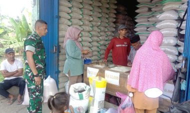Babinsa Koramil 2205/Kalapanunggal Lakukan Pengecekan Harga Sembako