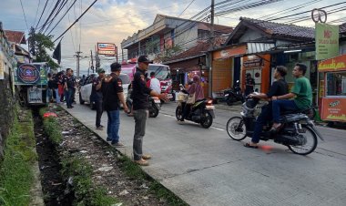 Bagikan Takjil dan Santunan oleh BPPKB Banten DPAC Bogor Barat